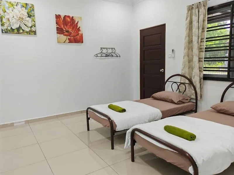 Paragon Homestay Melaka - 10Pax,5Br,5Bath Малакка